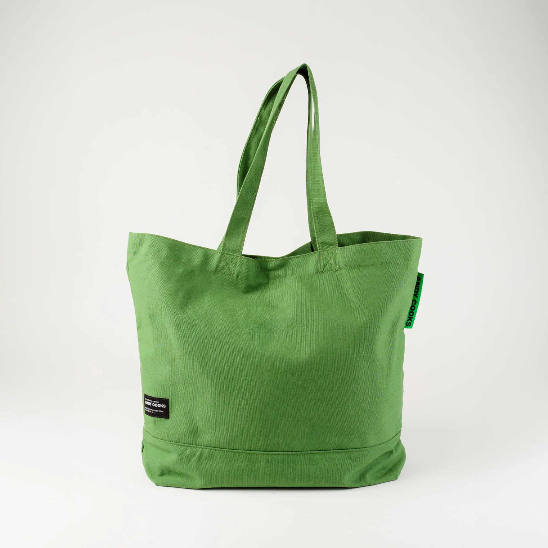 Essential tote